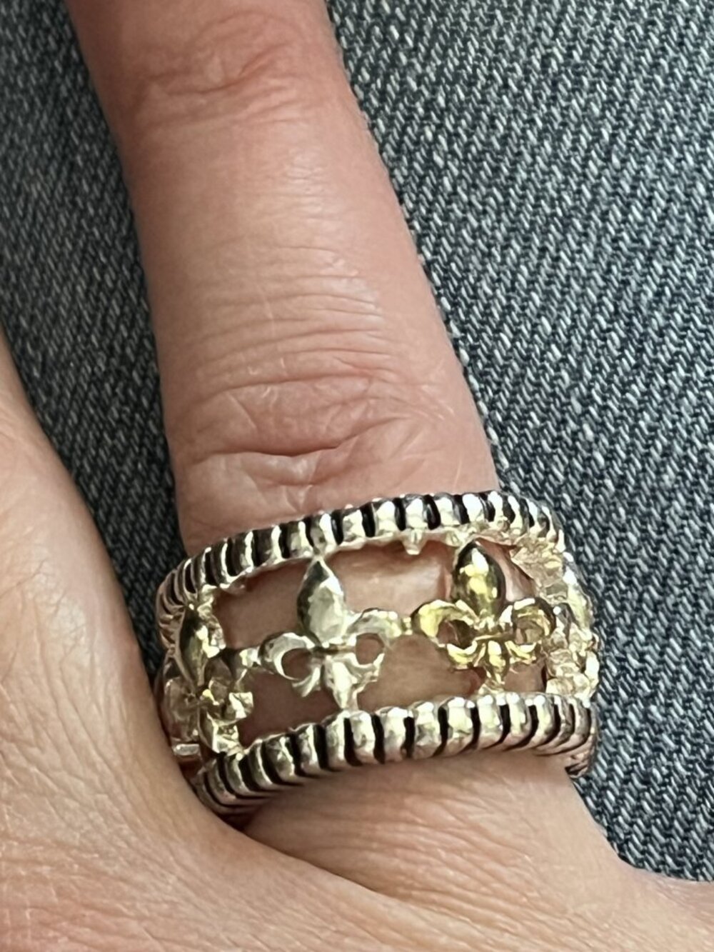 Fleur de Lis Stretch Ring Elastic Silver Gold Tone One Size